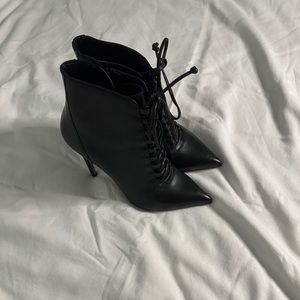 ALDO black leather high heel side zip ankle size 7.5